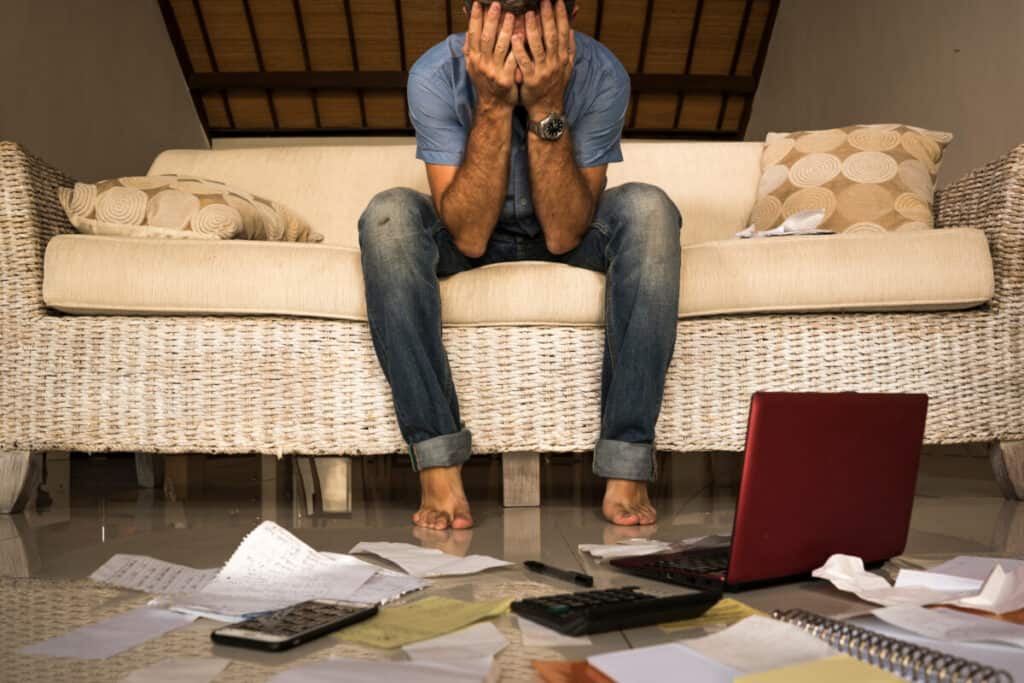anxiety symptoms in men messy house